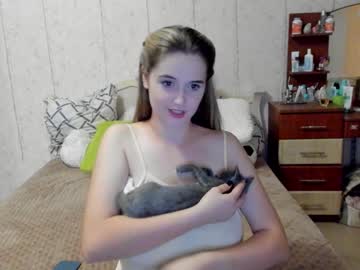 Naked cam girl emmika_ image #2639438