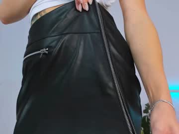 Naked cam girl emmi_rosee image #3054391