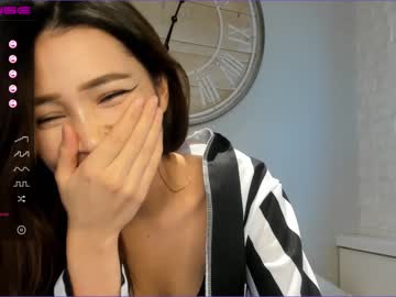 Naked cam girl hee_jin image #390306