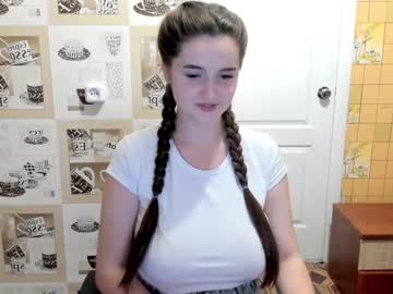 Naked cam girl emmika_ image #1743118