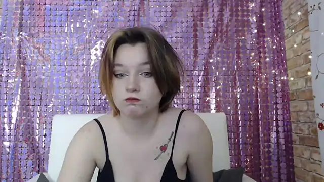 Stripchat sex cam Smiling_Kiss